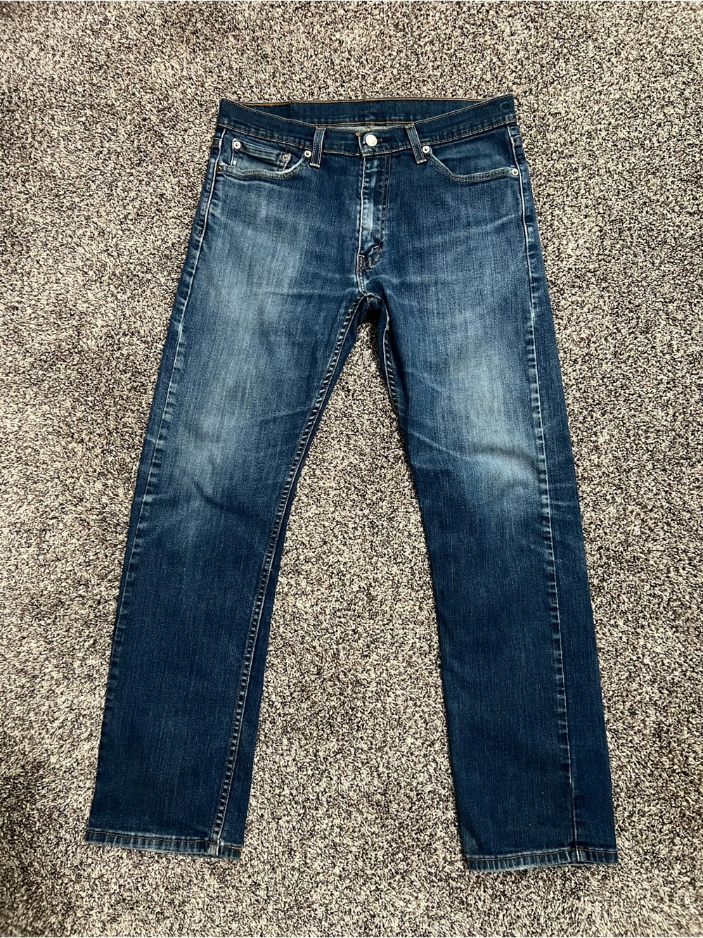Levi’s 513 Classic Dark Blue Straight-Leg Jeans. 32W x 30L
